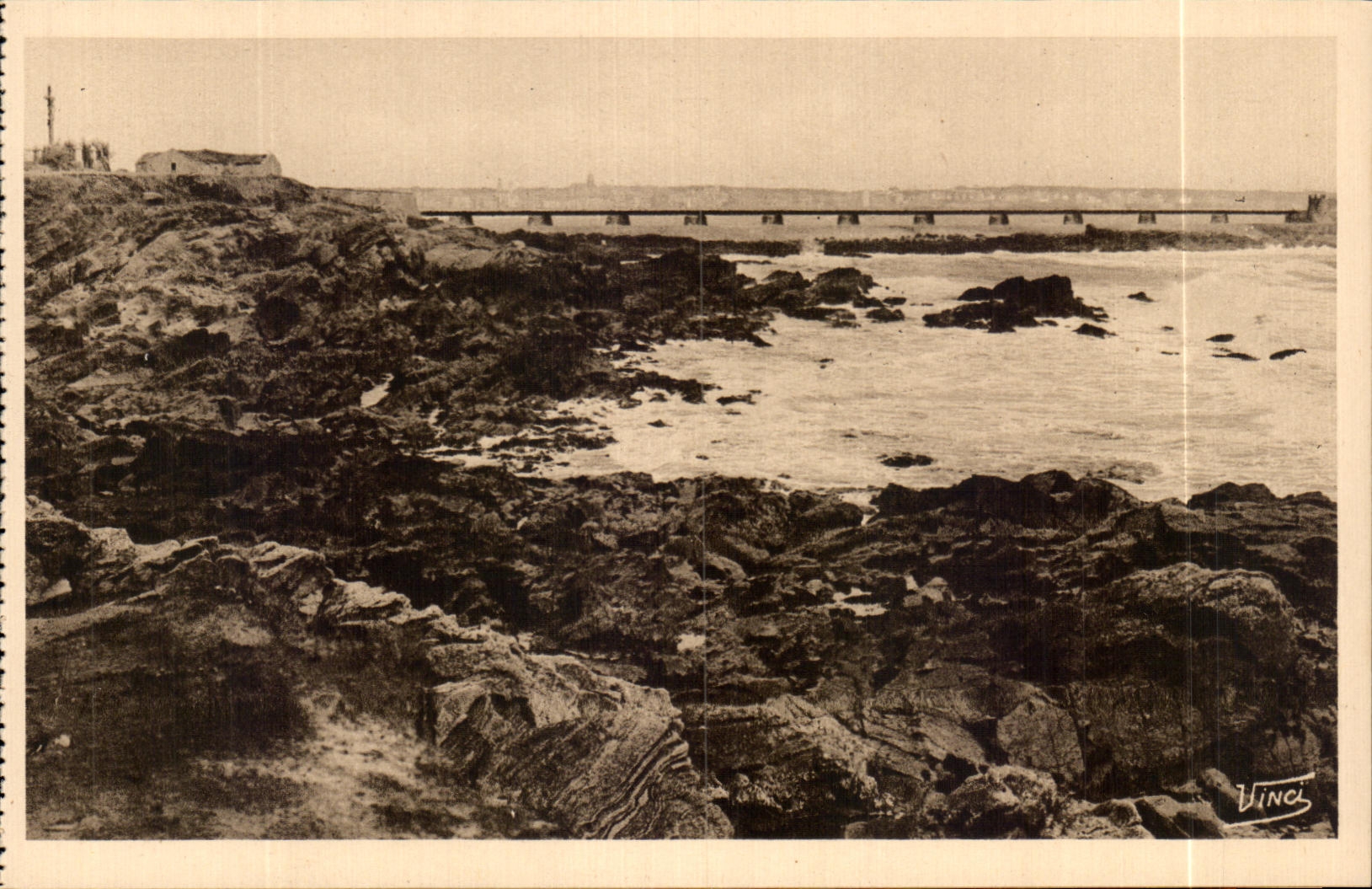 CPA Les Sables D'Olonne La Grande Jetee Le Calvaire et le Fort St Nicolas