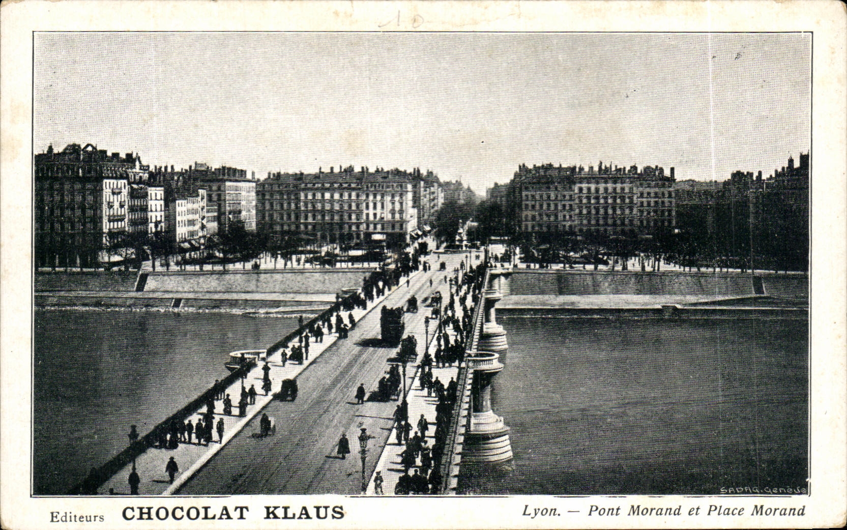 CPA Lyon Pont Morand et Place Morand Chocolat klaus 