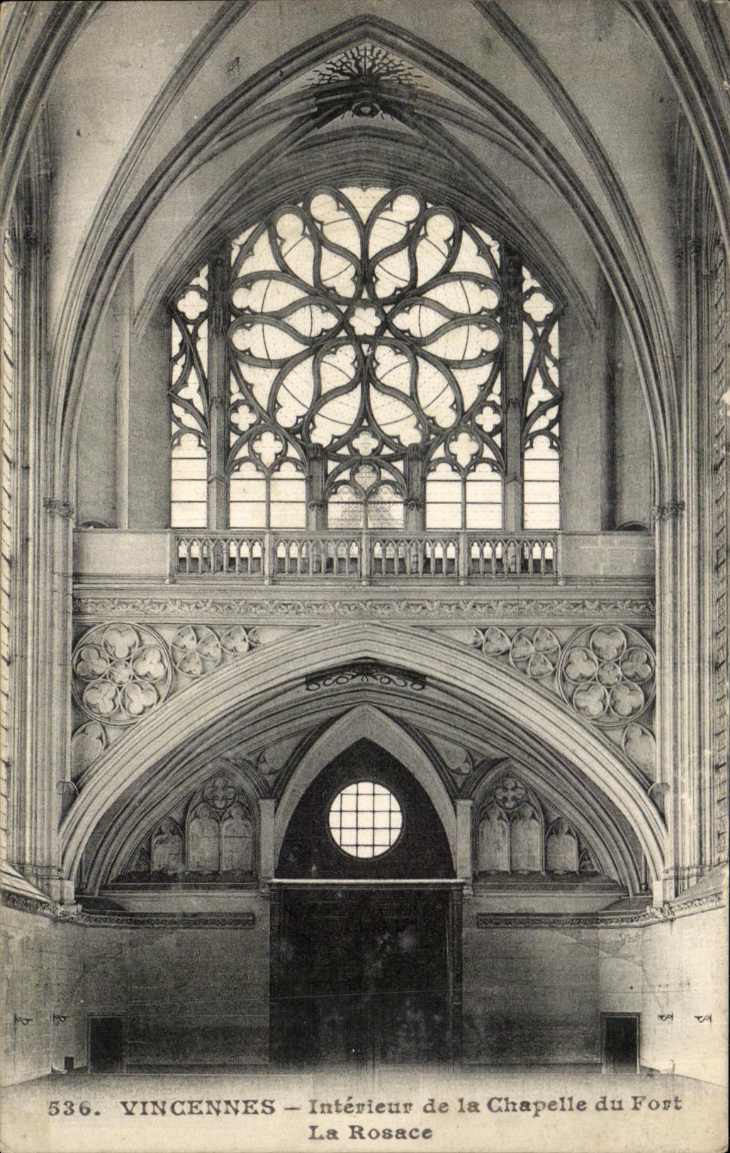 CPA Vincennes Interieur de la Chapelle du Fort La Rosace