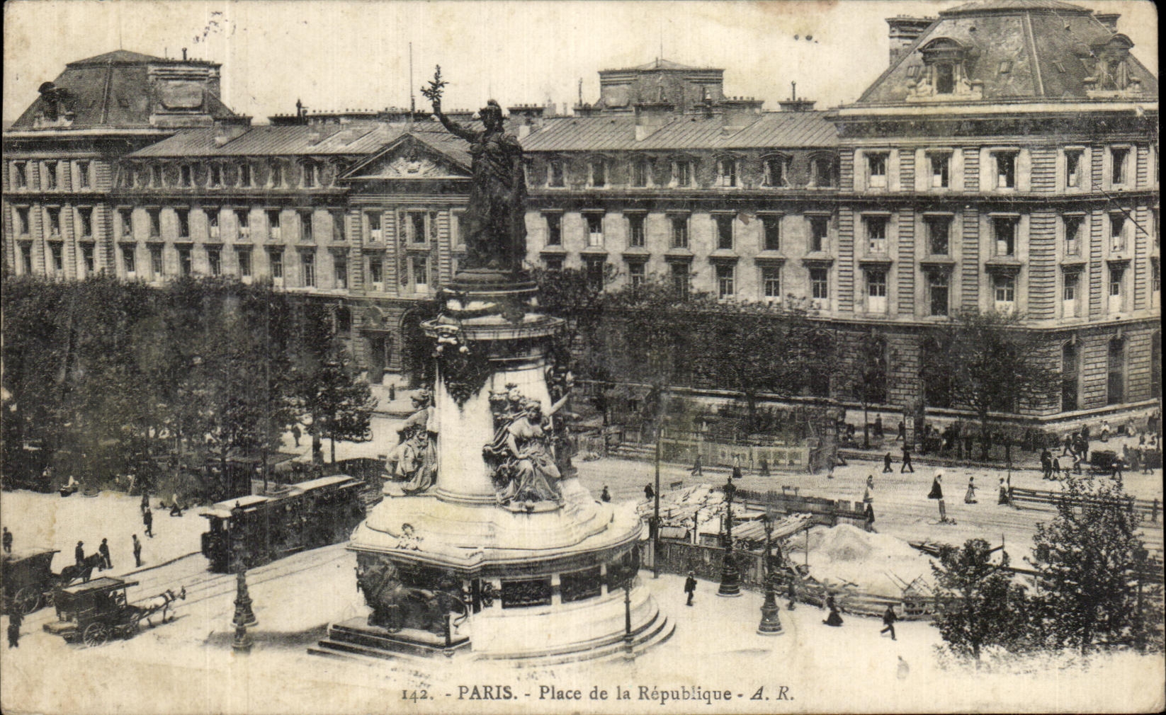CPA Paris Place de la Republique