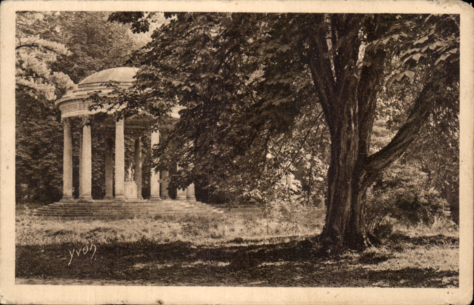 CPA Splendeurs et Charmes De Versailles Le Temple de L'Amour