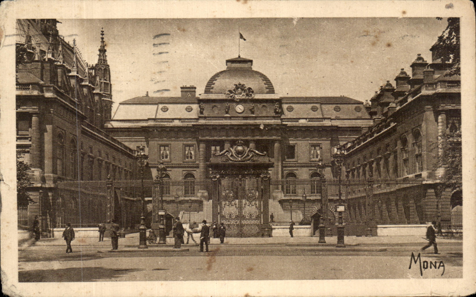 CPA Le Palais de Justice la cour d'Honneur 