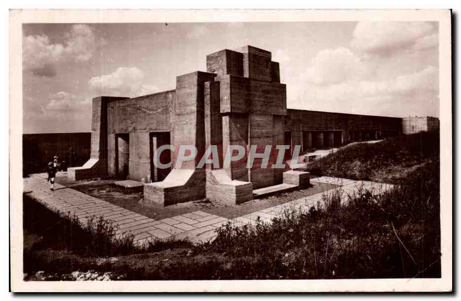 CPA Thiaumont pres Douaumont Monument de la Tranchee des Baionnettes