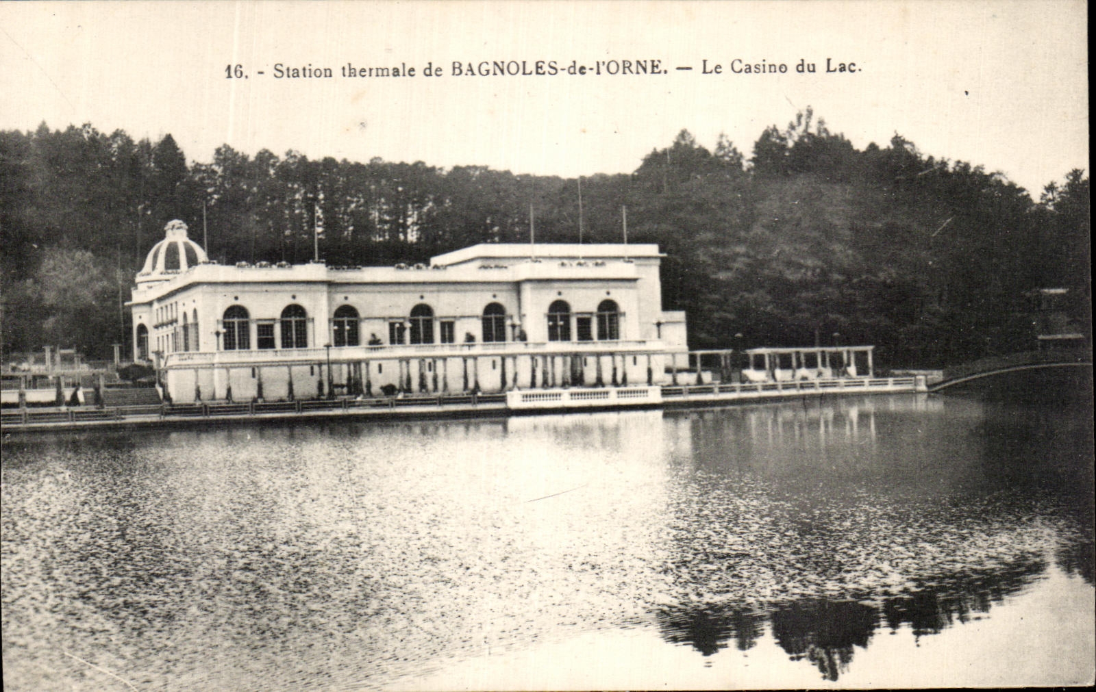 Estación termal de BAGNOLES-de-l'ORNE — El Casino del Lago — n°16