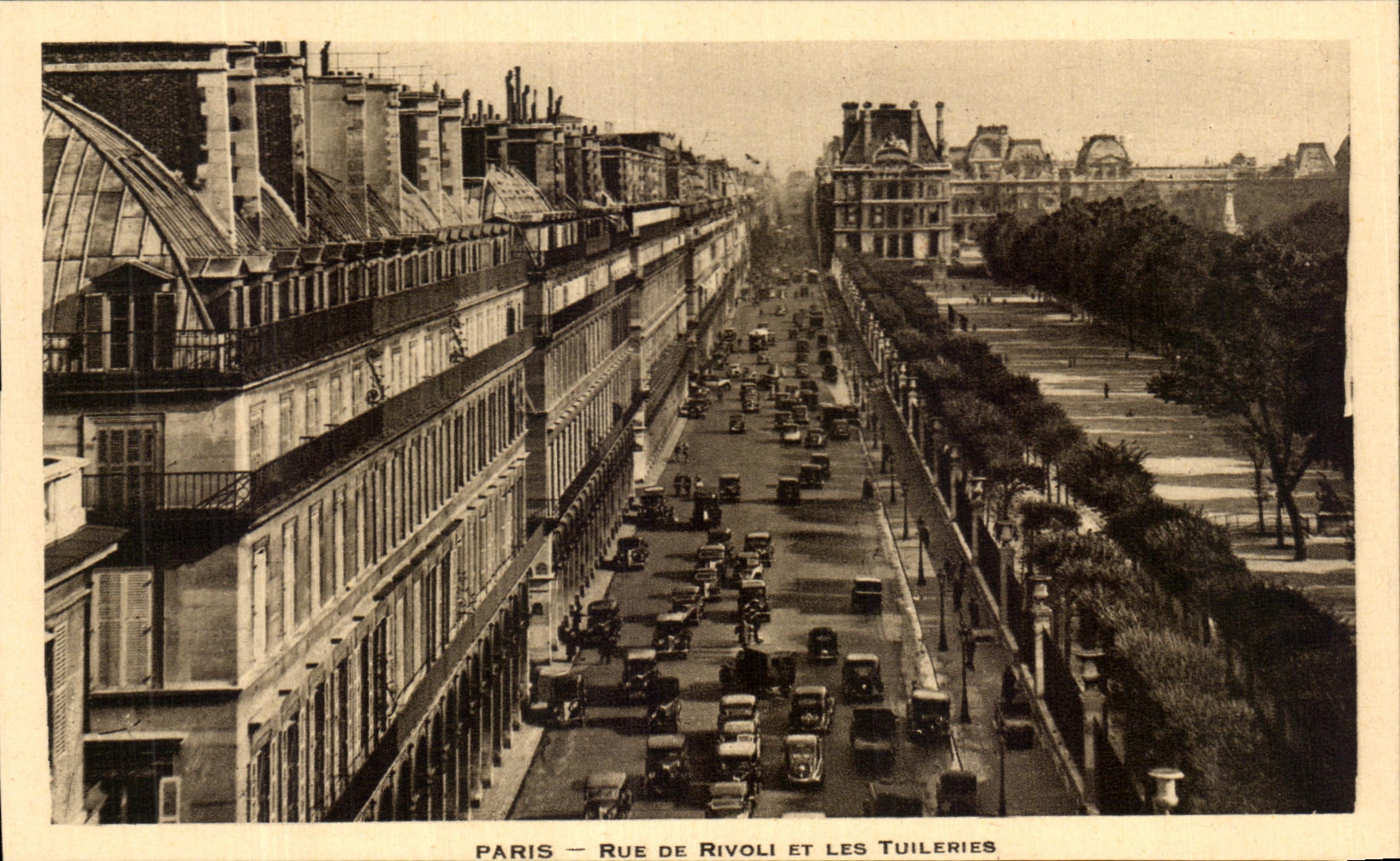 CPA Paris Rue De Rivoli Et Les Tuileries