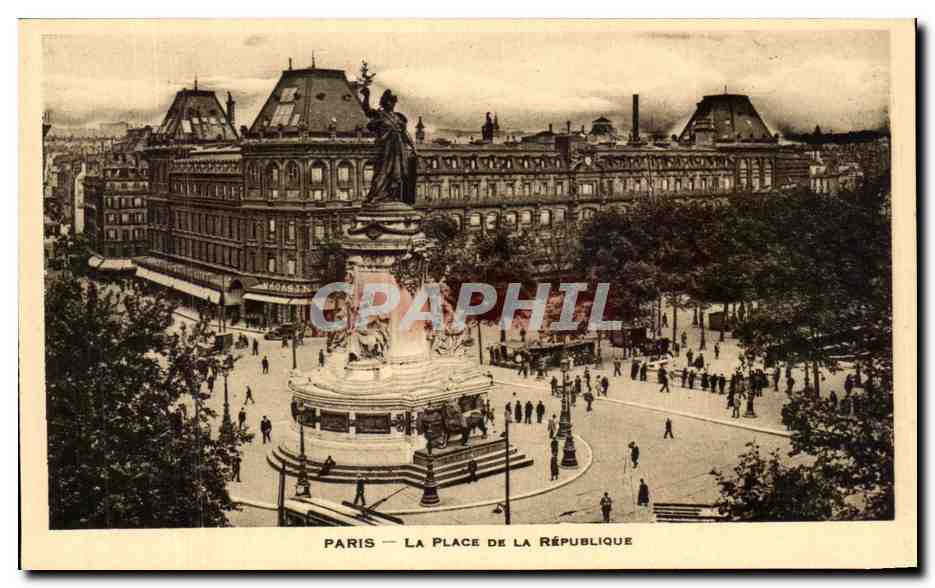 CPA Paris La Place De La Republique