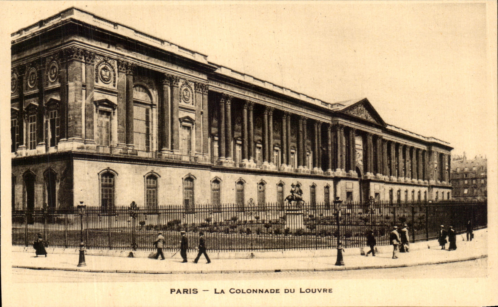 CPA Paris La Colonnade Du Louvre