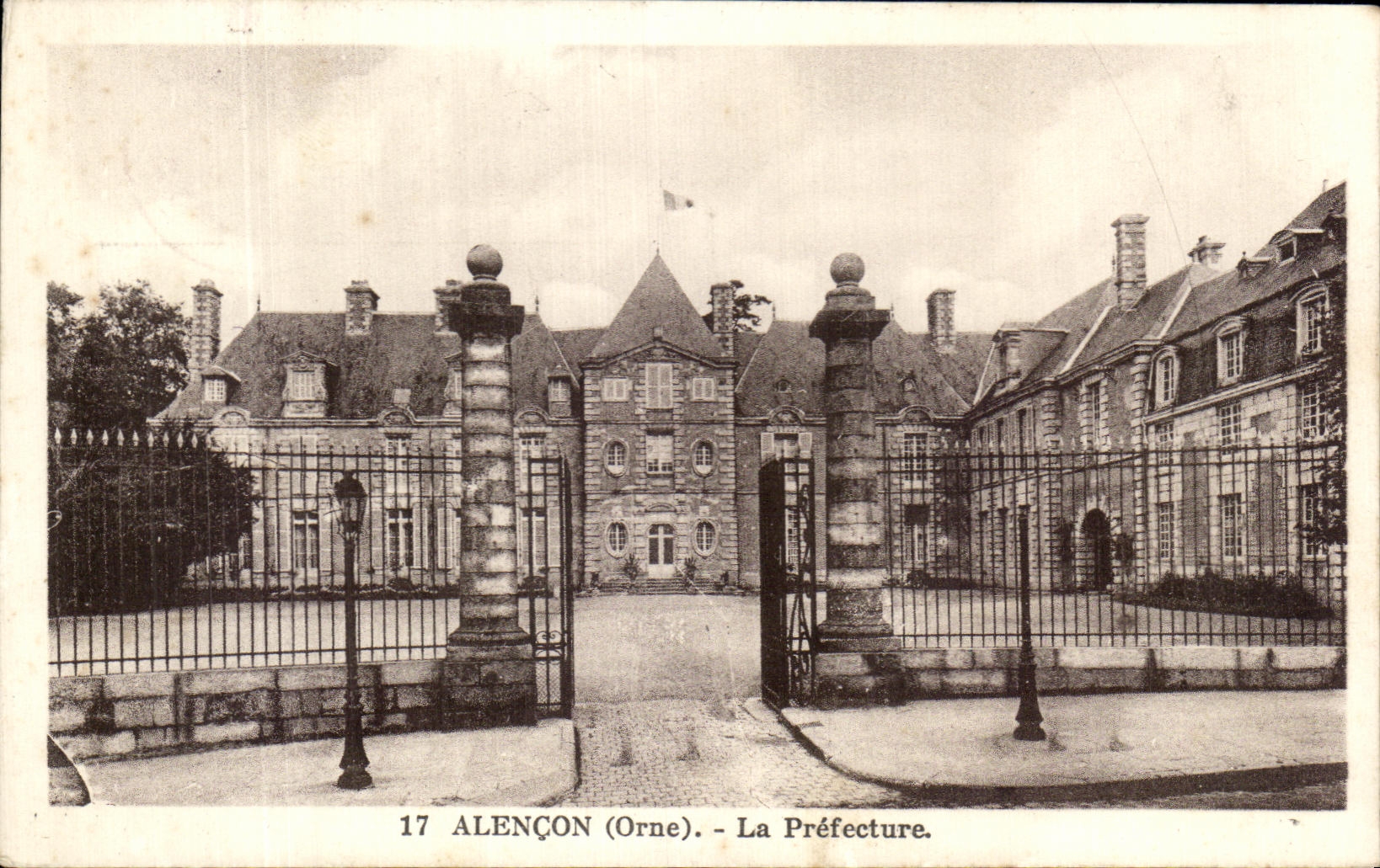 CPA Alencon La Prefecture