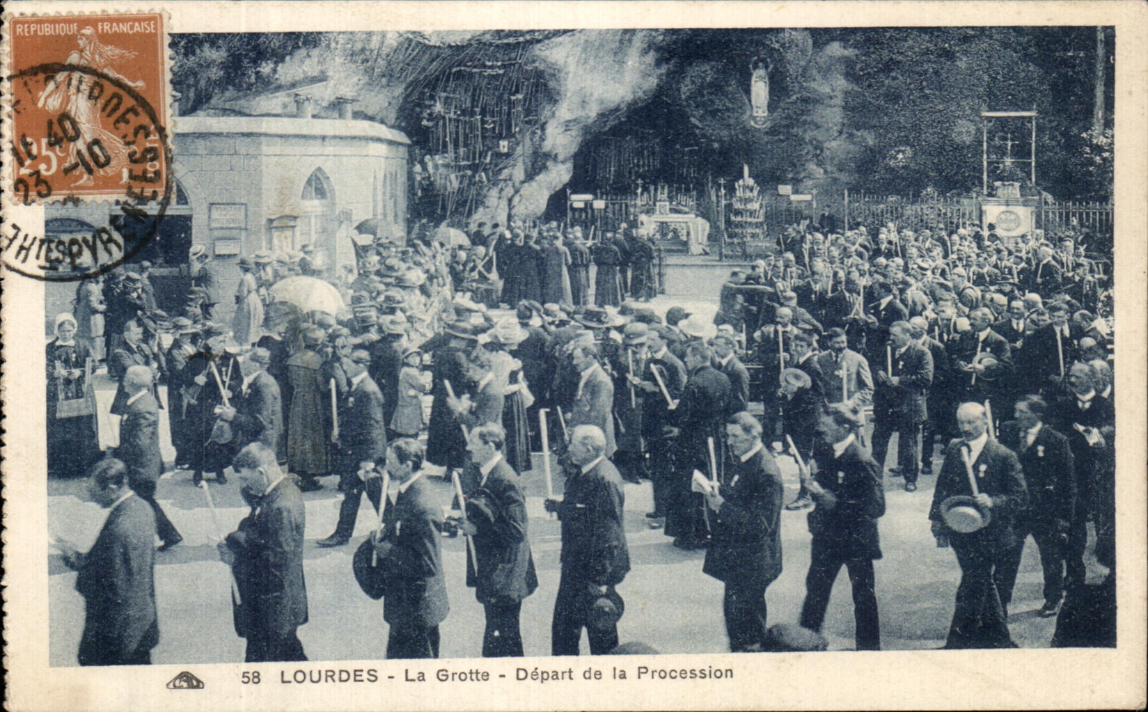 CPA Lourdes La Grotte Depart de la Procession