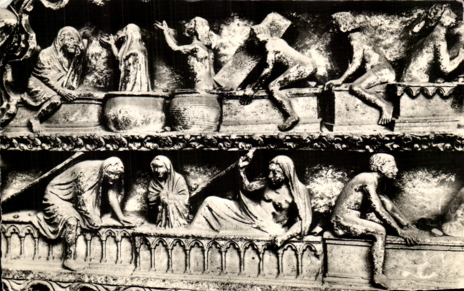 CPSM Cathedrale De Remis Portail Nord Les Morts