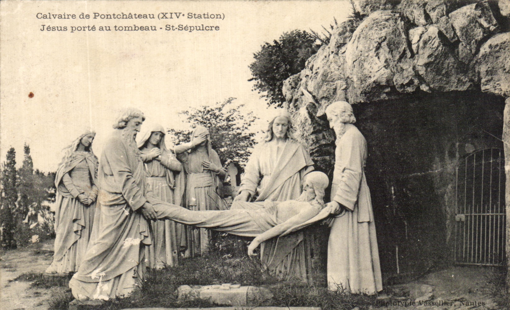 CPA Calvaire De Pontchateau Jesus Porte au Tombeau St Sepulcre