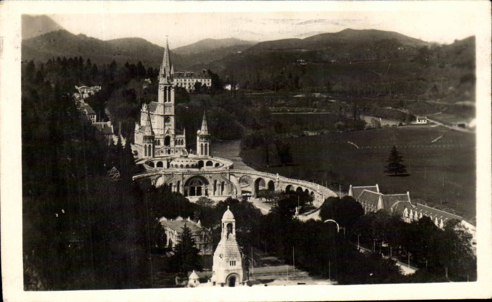 CPA Lourdes vue Generale Prise Du Chateau Fort