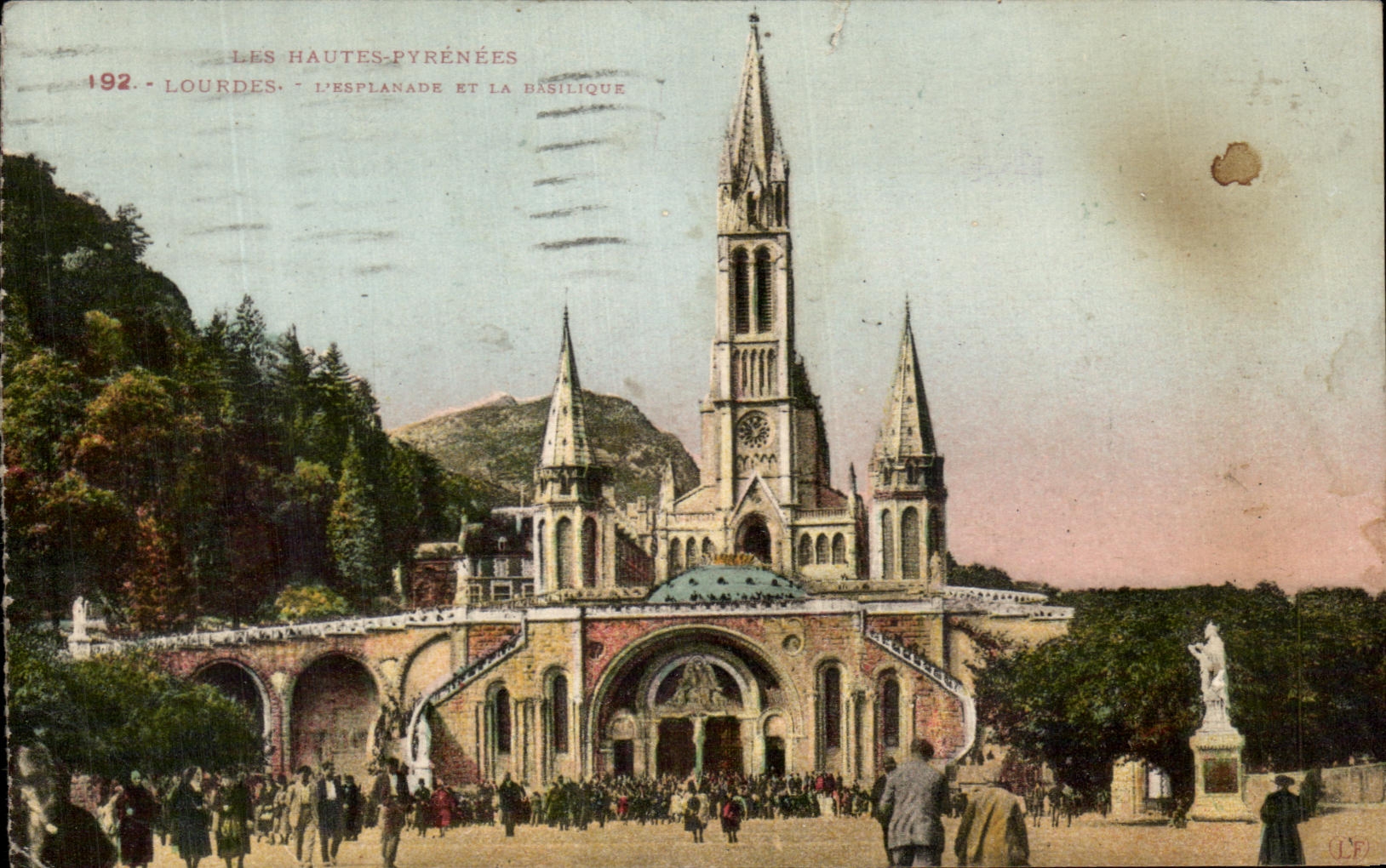 CPA Lourdes Et La Basilique