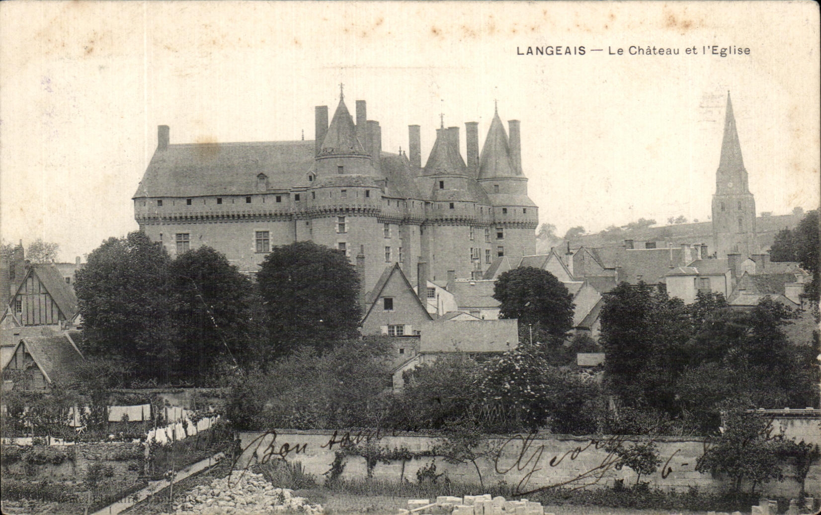 CPA Langeais Le chateau Et L'Eglise