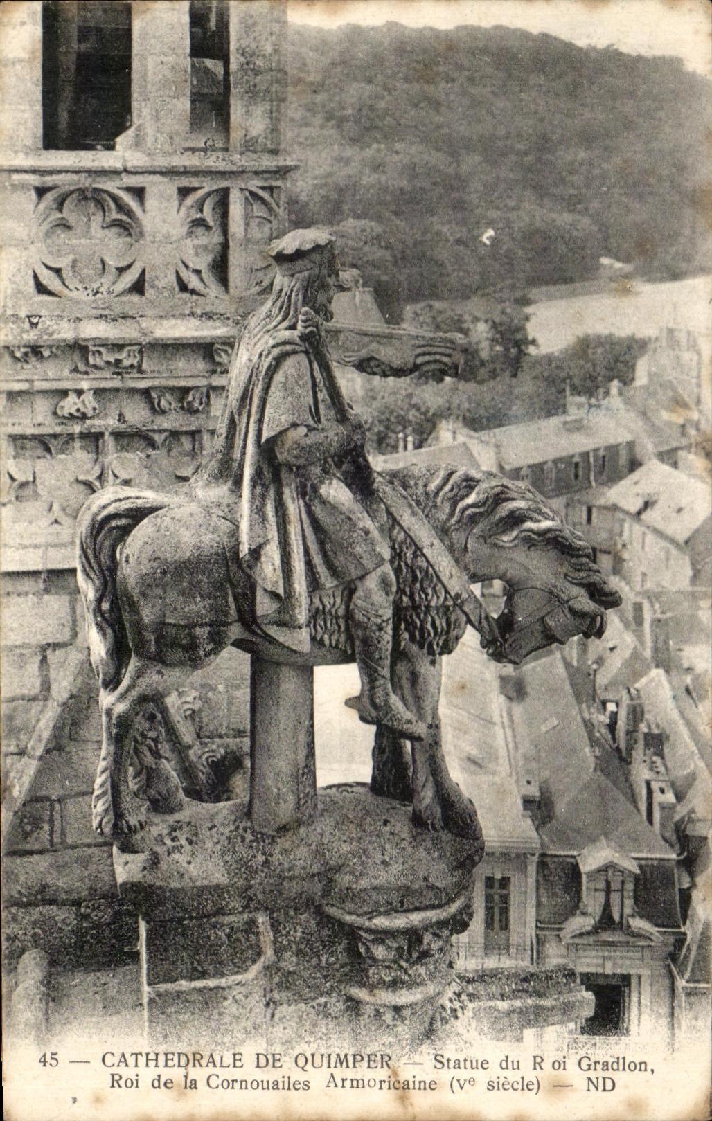 CPA Cathedrale De Quimper Statue Du Gradlon Roi De La Cornouailes Armoricaine Cheval 