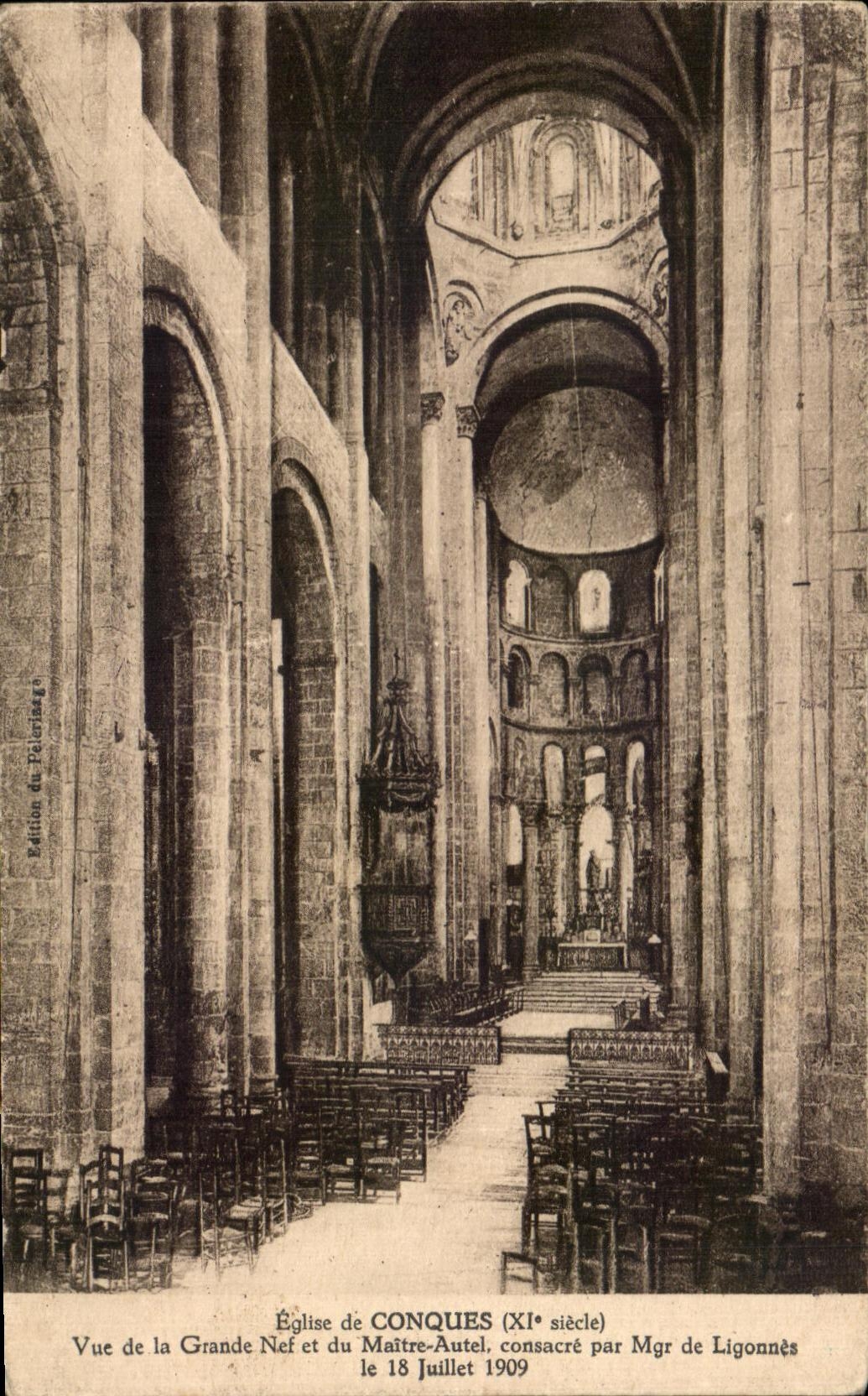 CPA Conques Eglise de la Grande Nef et du Maitre Autel Consacre par Mgr
