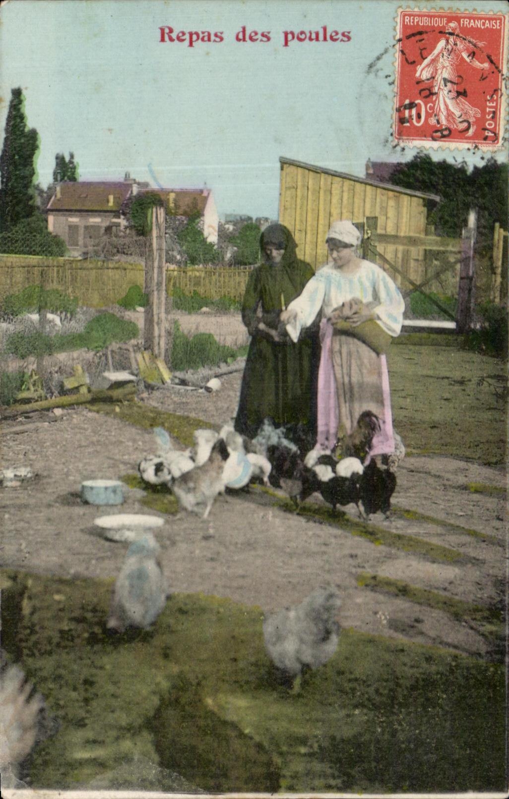 CPA Repas Des Poules Folklore Costume 