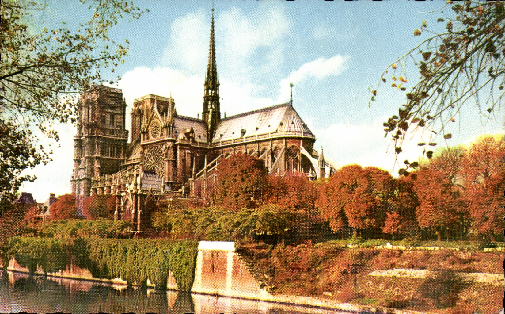 CPA Paris L'Abside de la Cathedrale Nofre Dame
