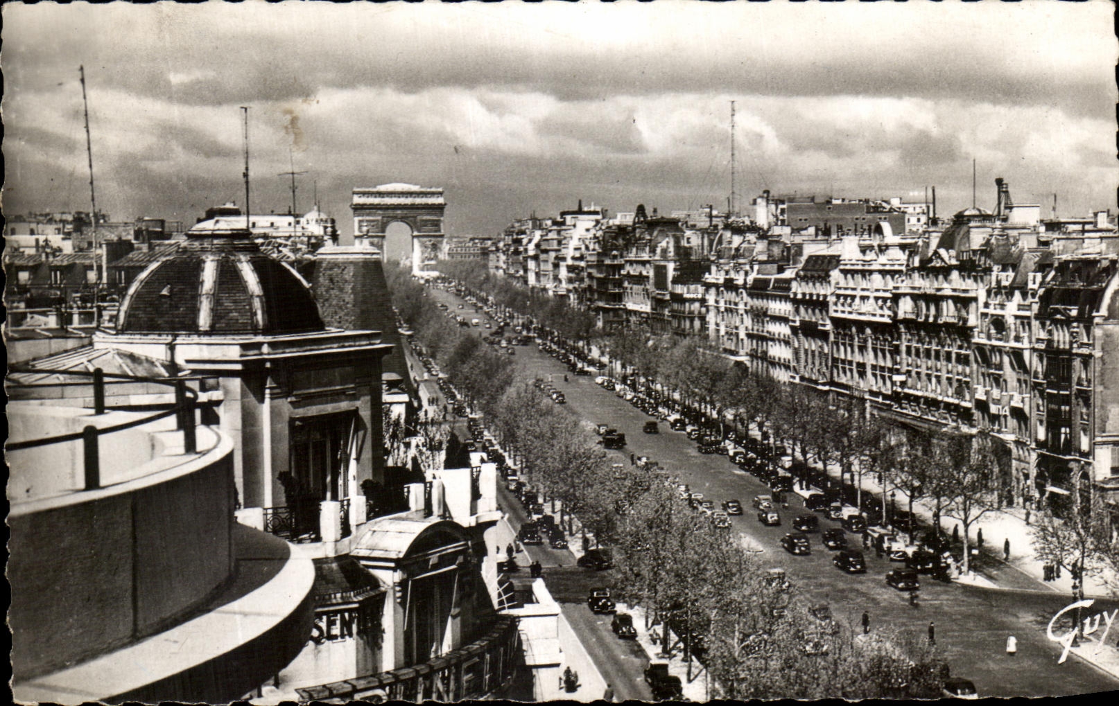 Paris — Avenue des Champs-Élysées — vue depuis un toit — éditeur A. Lecomte, n°308