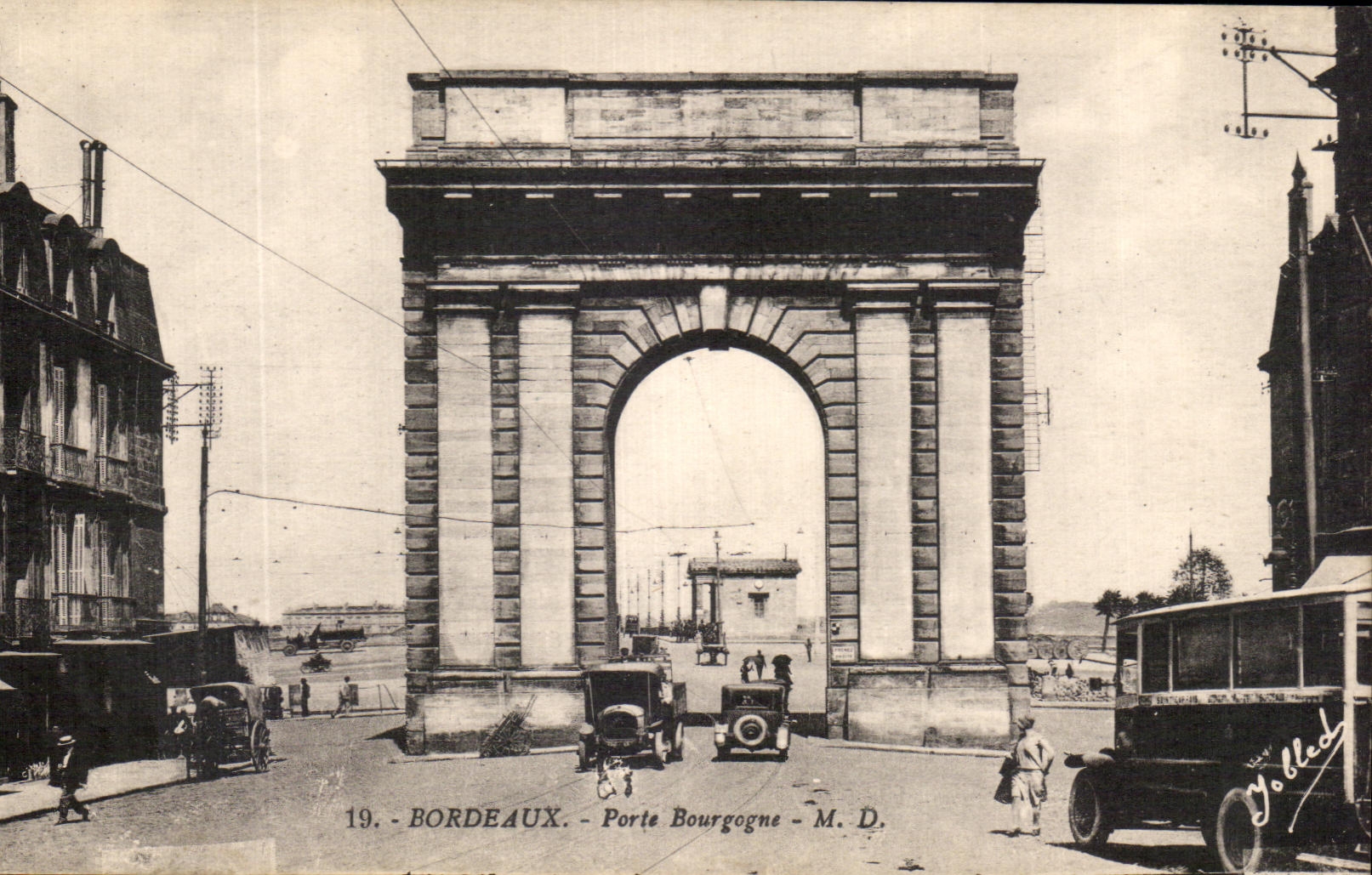 Bordeaux — Porte Bourgogne — M. D.