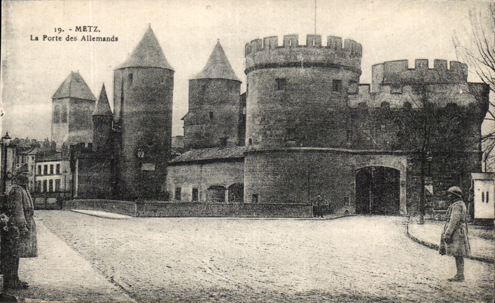 CPA Metz La Porte des Allemands Soldats
