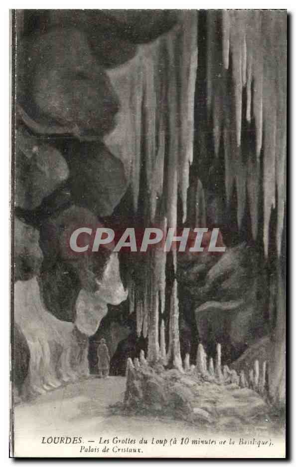 CPA Lourdes Les Grottes Du Loup de la Basilique Palais de Cristaux