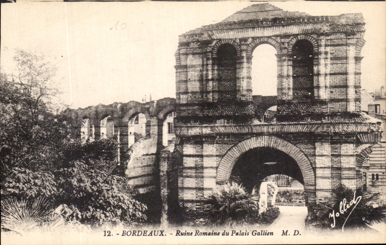CPA Bordeaux Ruine Romaine du Palais Gallien