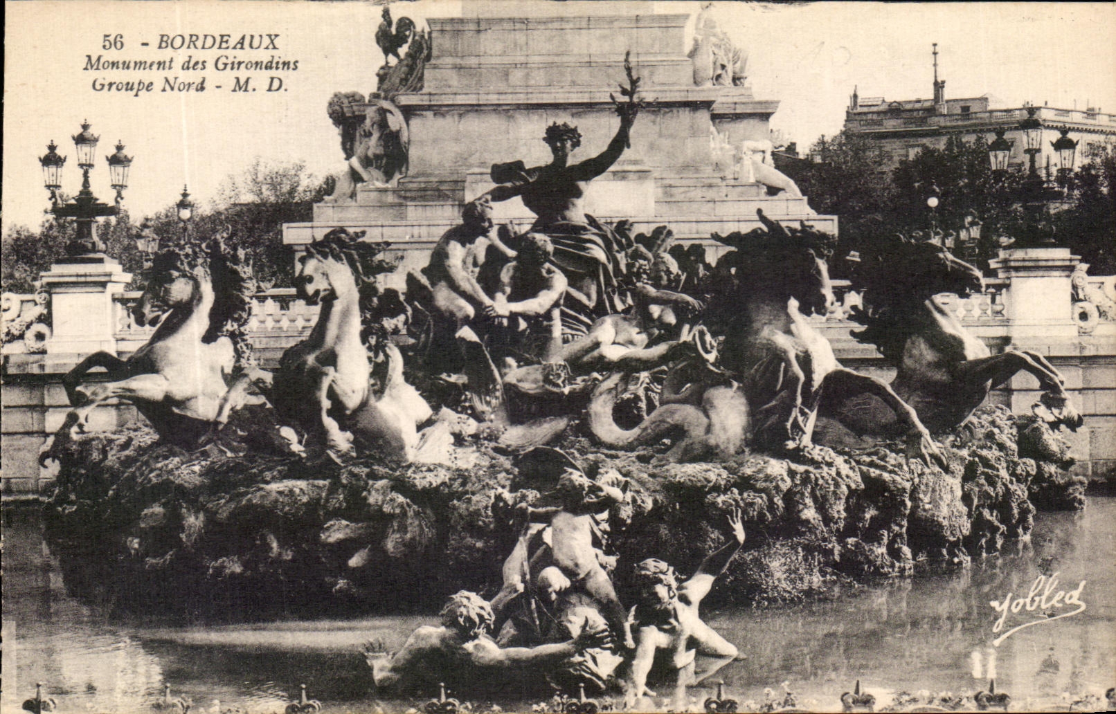 CPA Bordeaux Monument des Girondins Groupe Nord