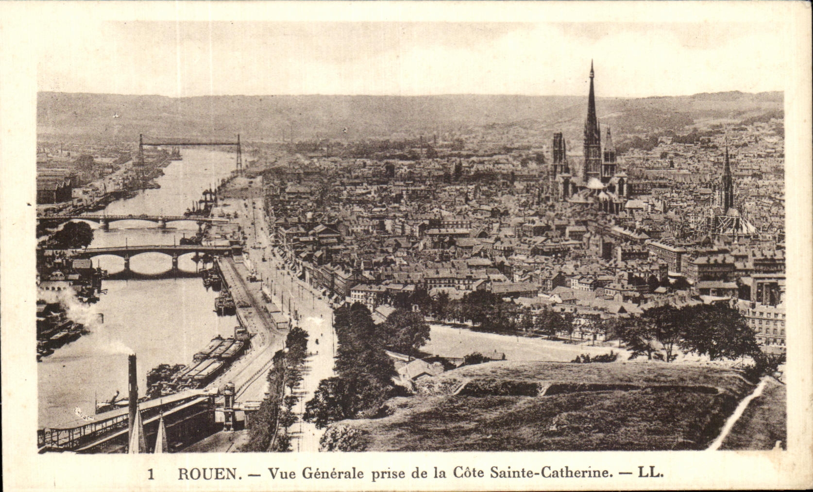 CPA Rouen Vue Generale Prise de la Cote Sainte Catherine