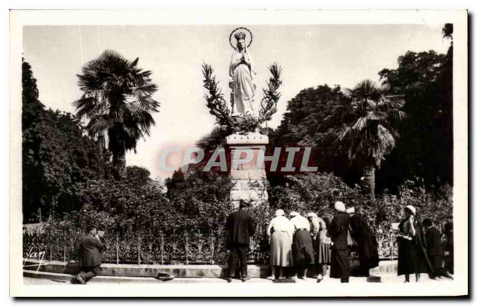 CPA Lourdes La Vierge Couronnee