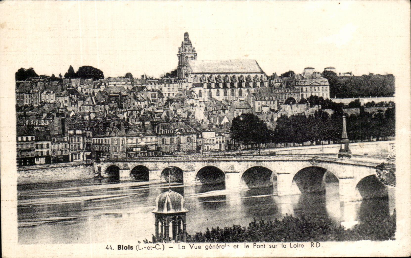 CPA Blois La Vue Generale Et Le Pont Sur La Loire