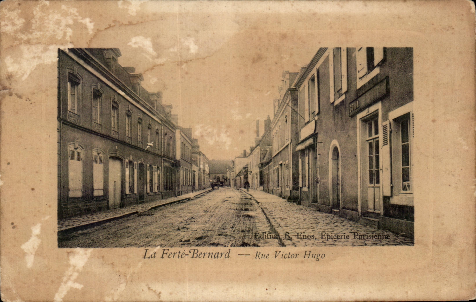 CPA La Ferte Bernard Rue Victor Hugo