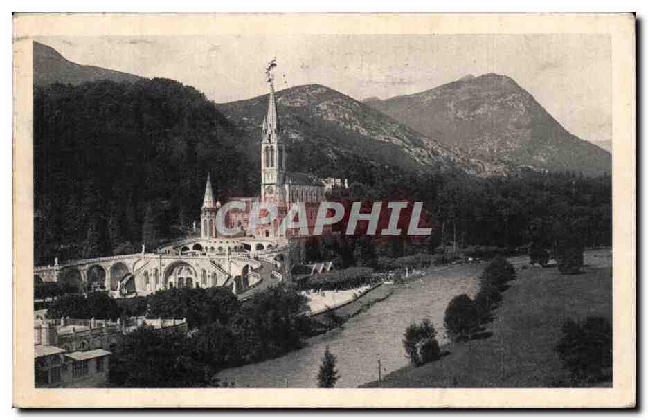 CPA Lourdes La Basilique Et Le Gave
