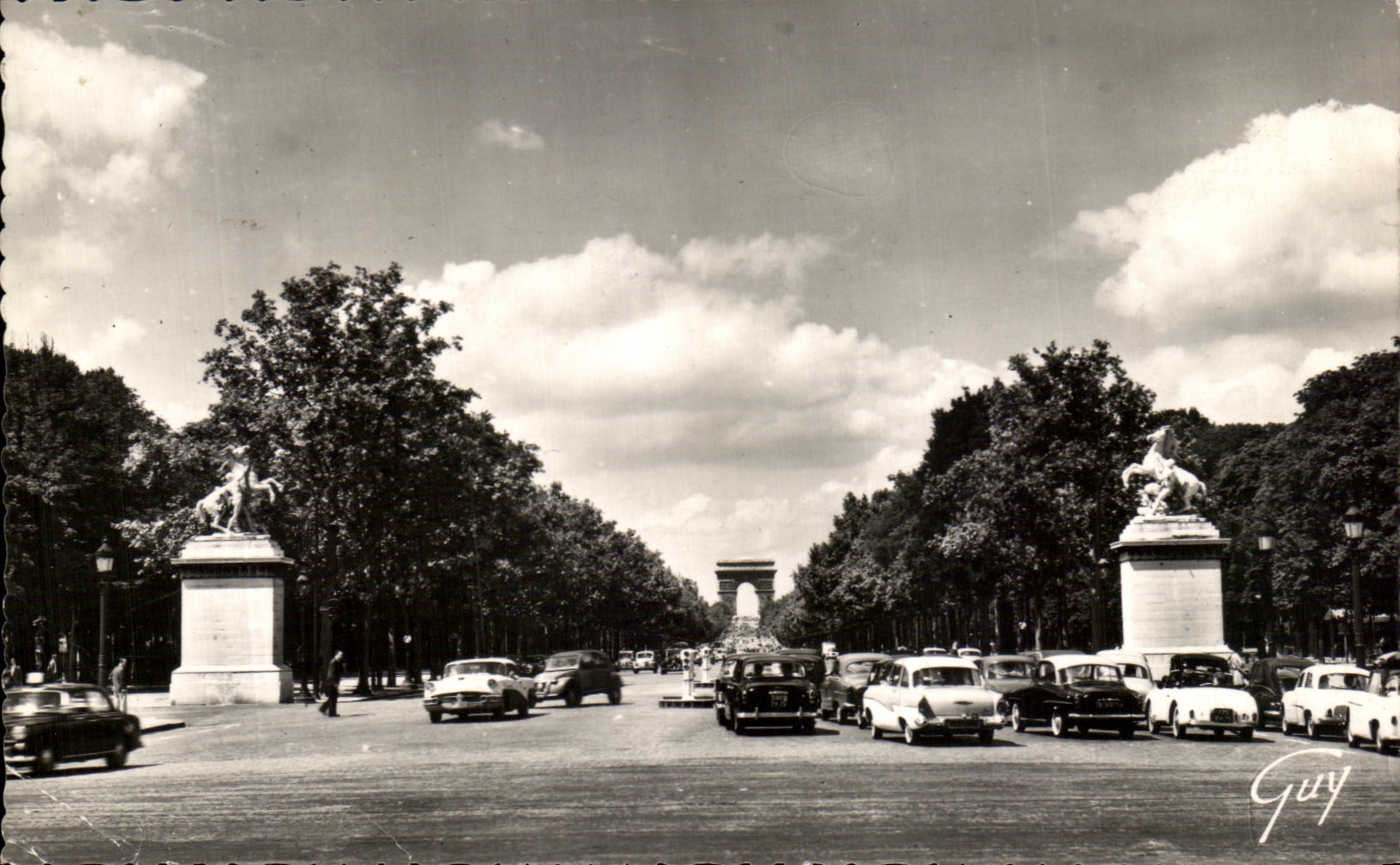 Avenue des Champs-Élysées — Arc de Triomphe de l'Étoile — Éd. d'Art « Guy »