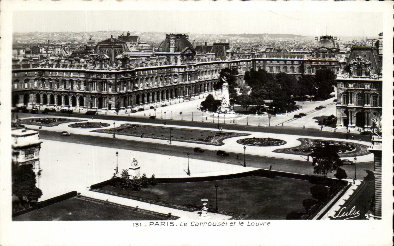 CPA Paris Le Carrousel et le Louvre