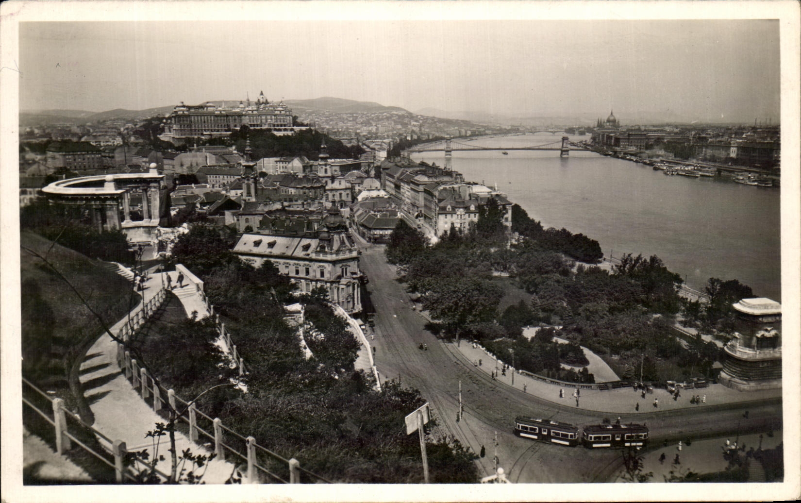 Vue panoramique de Budapest — Château Royal et pont — éditeur MÖHNER JOO FESZTIVÁL, n° 22