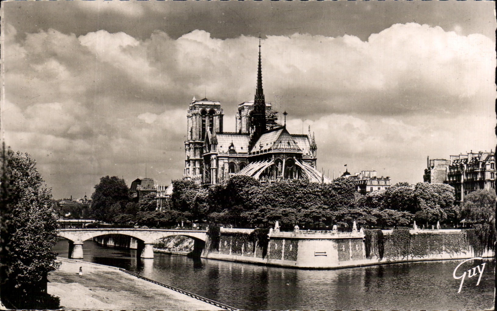 CPA Paris Et Ses Merveilles La pointe est de l'ile de la Cite le pont et le square de l'Archeveche
