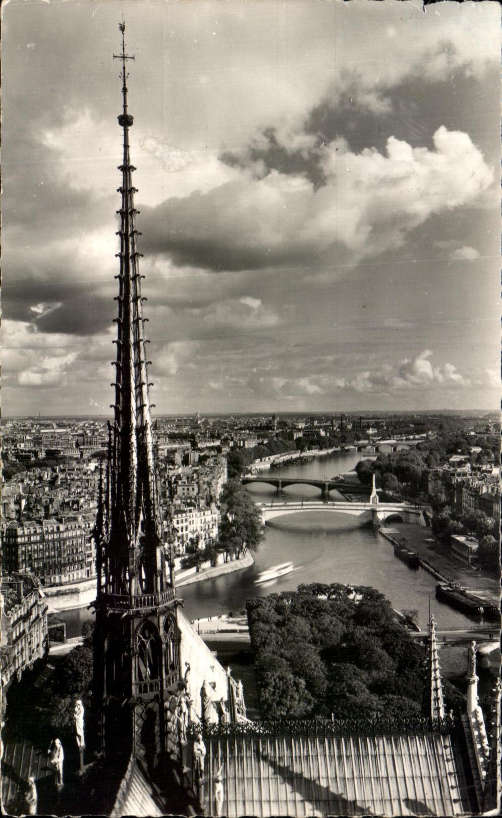 CPA Paris Perspective Sur le Vue de Notre Dame