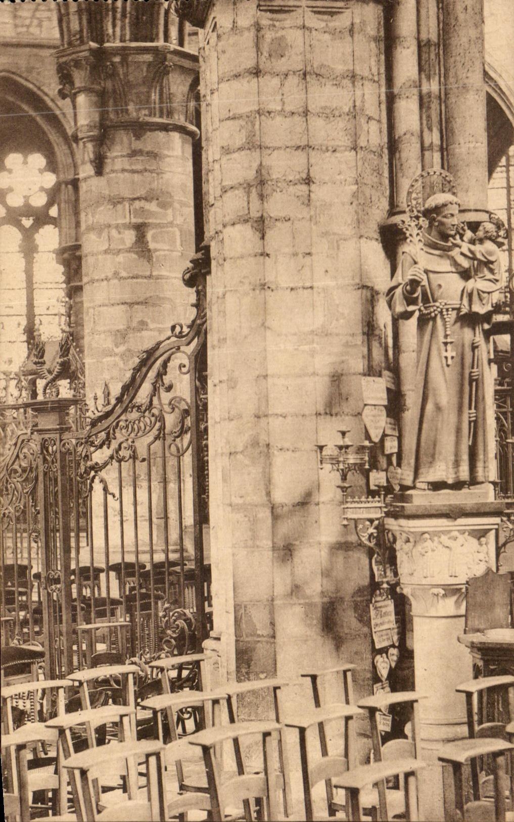 CPA Bruxelles Collegiale Ss Michel Gudule Vue Prise de La Chapelle du S sarcement