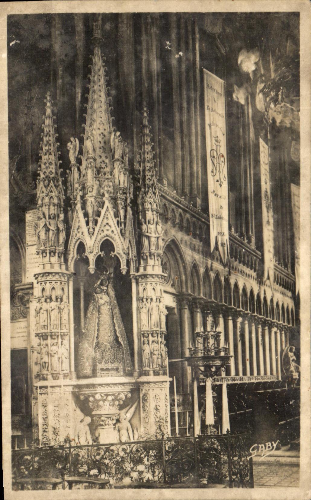 La Délivrande (Calvados) — Intérieur de la Basilique - La Vierge noire — Éditions Gaby