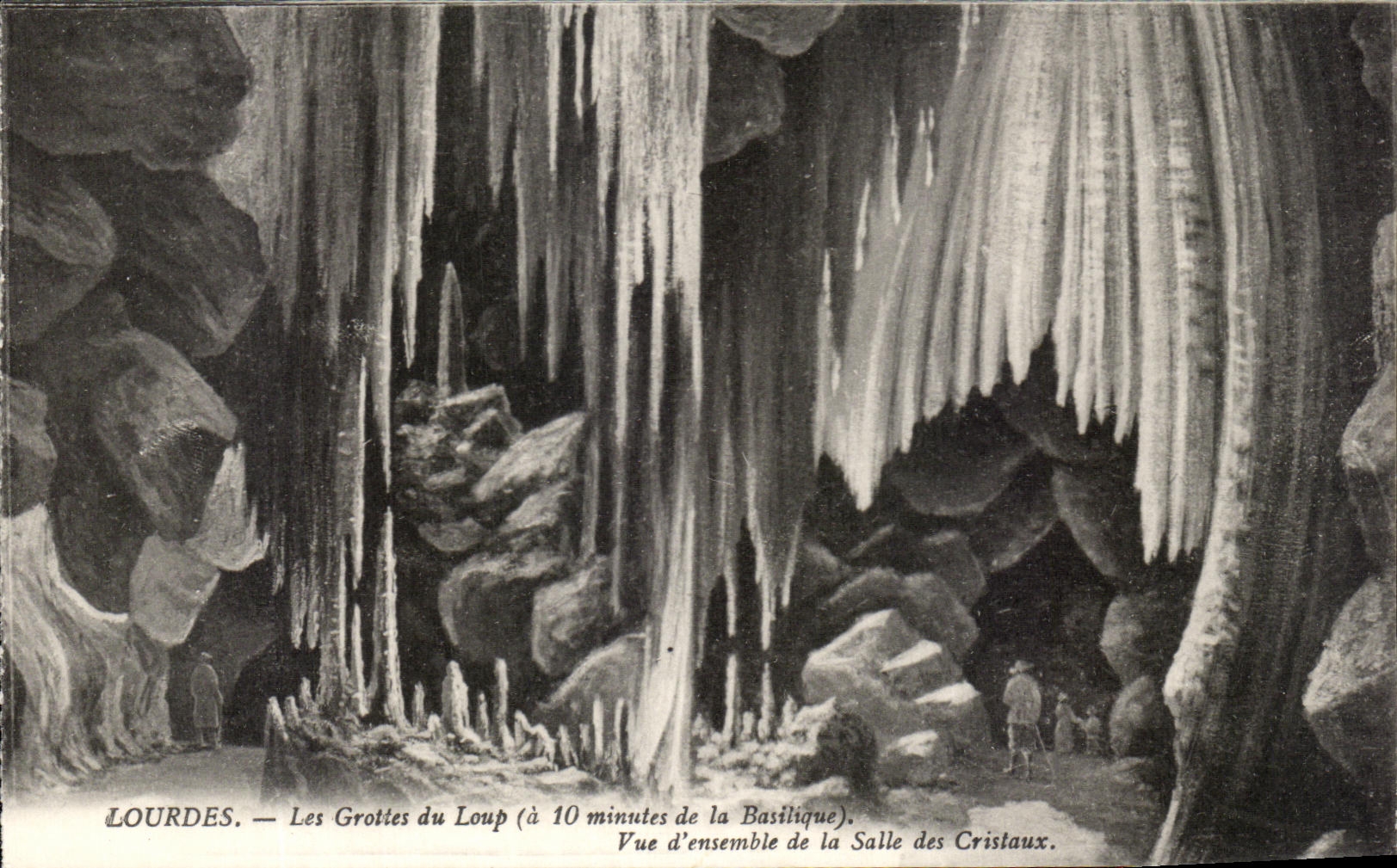 CPA Lourdes Les Grottes du Loup Vue d'ensemble de la salle des Cristaux 