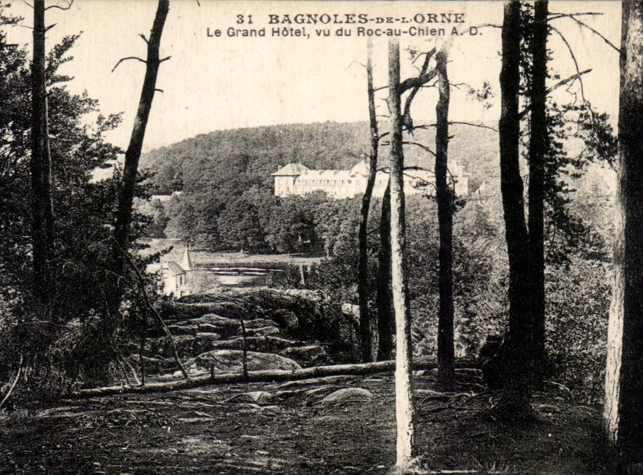 Bagnoles-de-l'Orne — Il Grand Hôtel visto dal Roc-au-Chien — A.D.