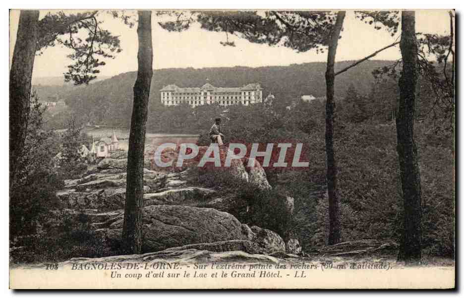 CPA Bagnoles De L'Orne Sur L'Extreme Pointe des Rochers