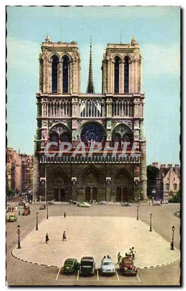 CPA Paris La Cathedrale Notre Dame la Facade et le Parvis