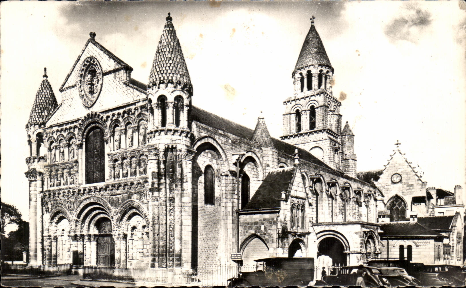 CPA Poitiers Eglise Notre Dame La Grande
