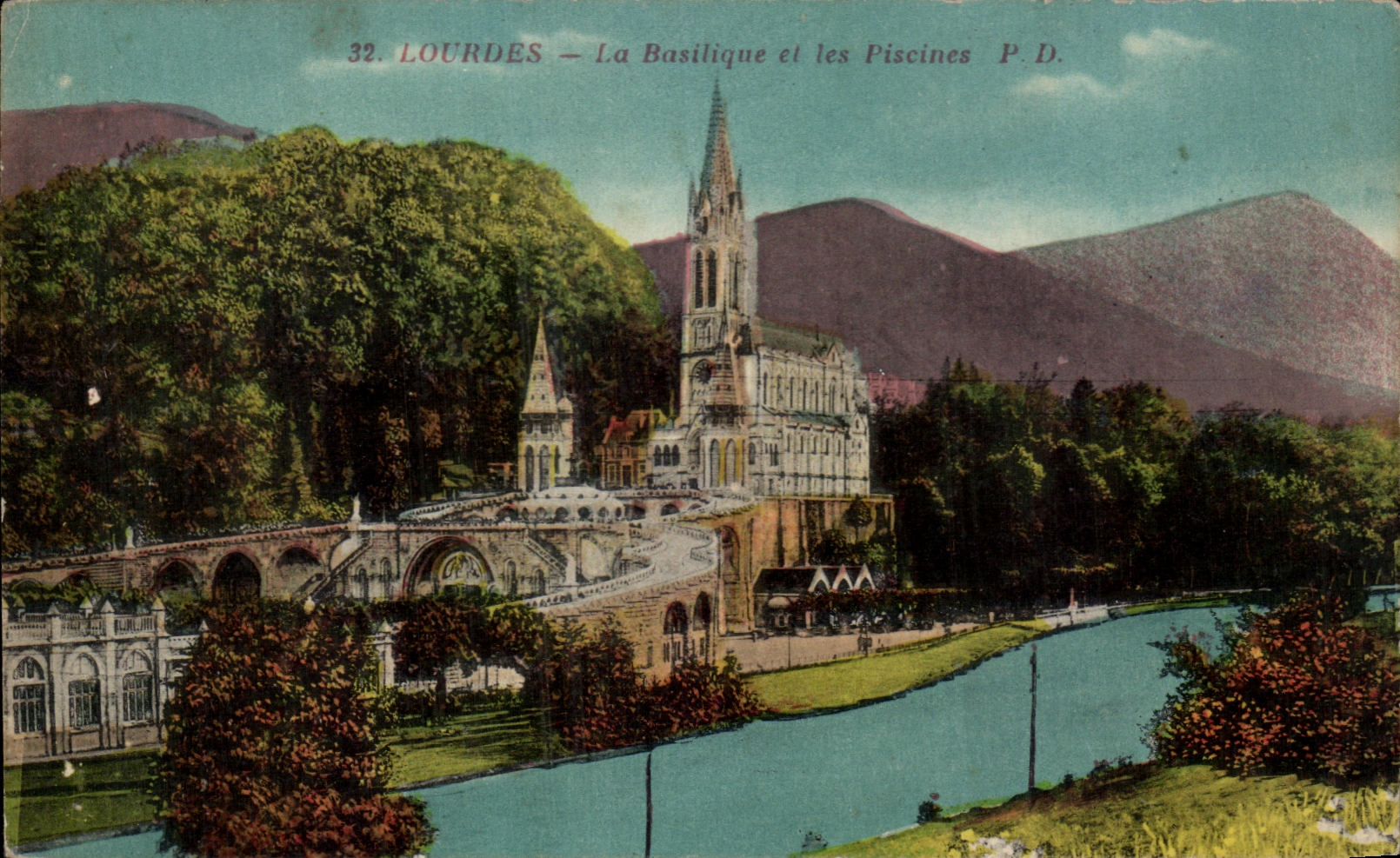 CPA Lourdes La basilique et les Piscines