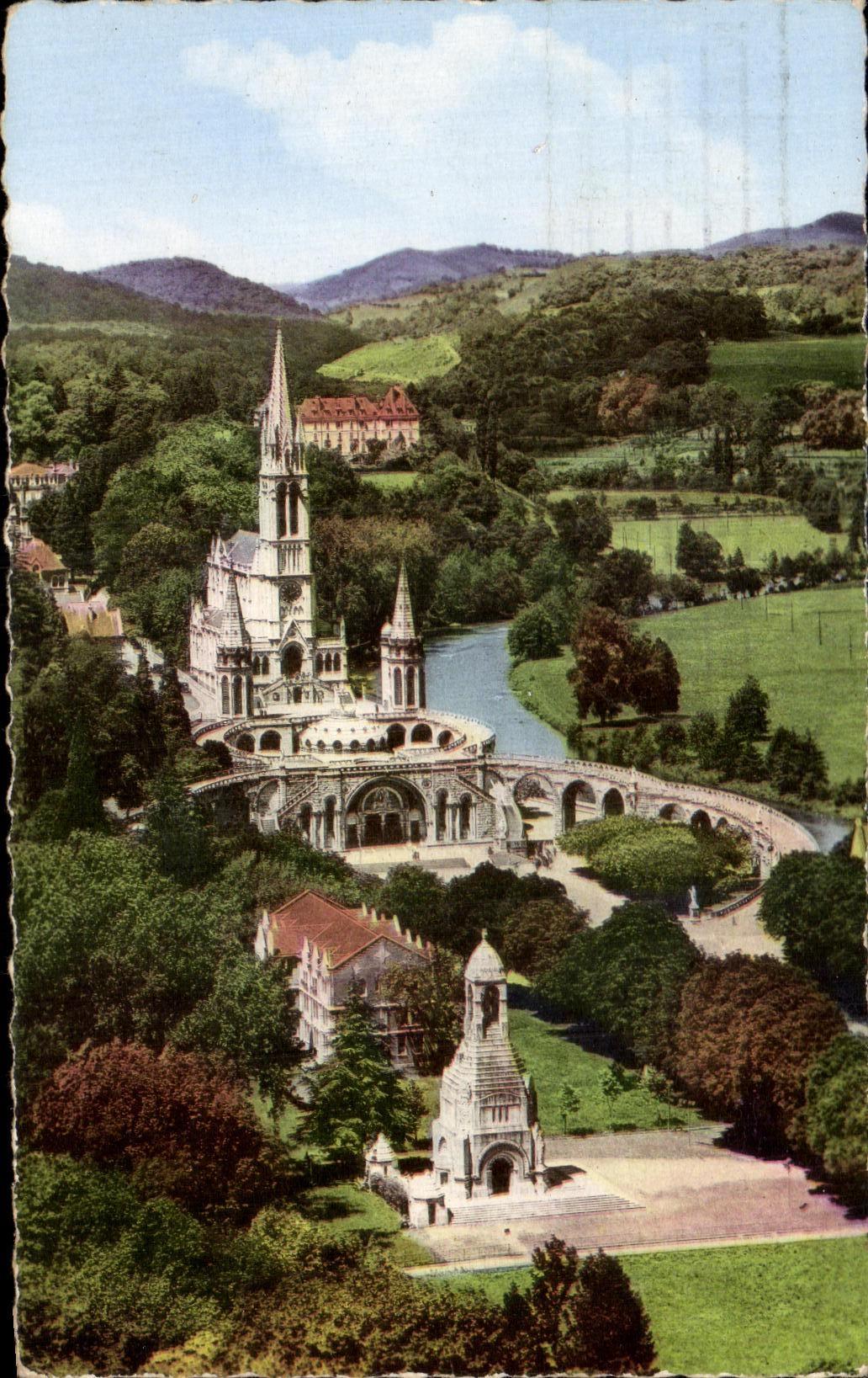 CPA Lourdes Monument Interallie