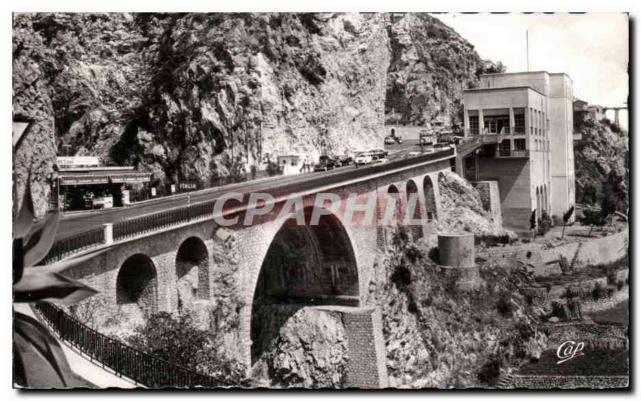CPSM Menton La Frontiere Franco Italienne Le pont St Louis Douanes
