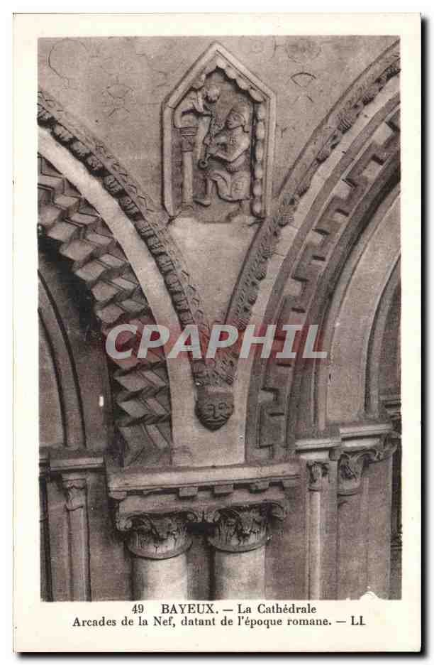 Bayeux — La Cathédrale — Arcades de la Nef, datant de l'époque romane — LL