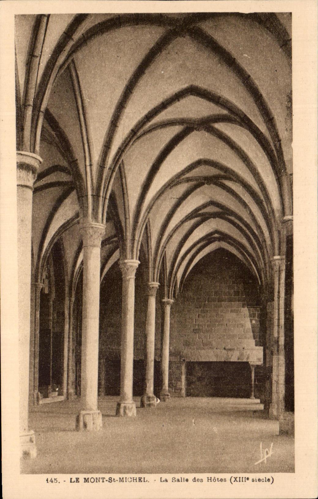 CPA Le Mont St Michel La Salle des Hotes